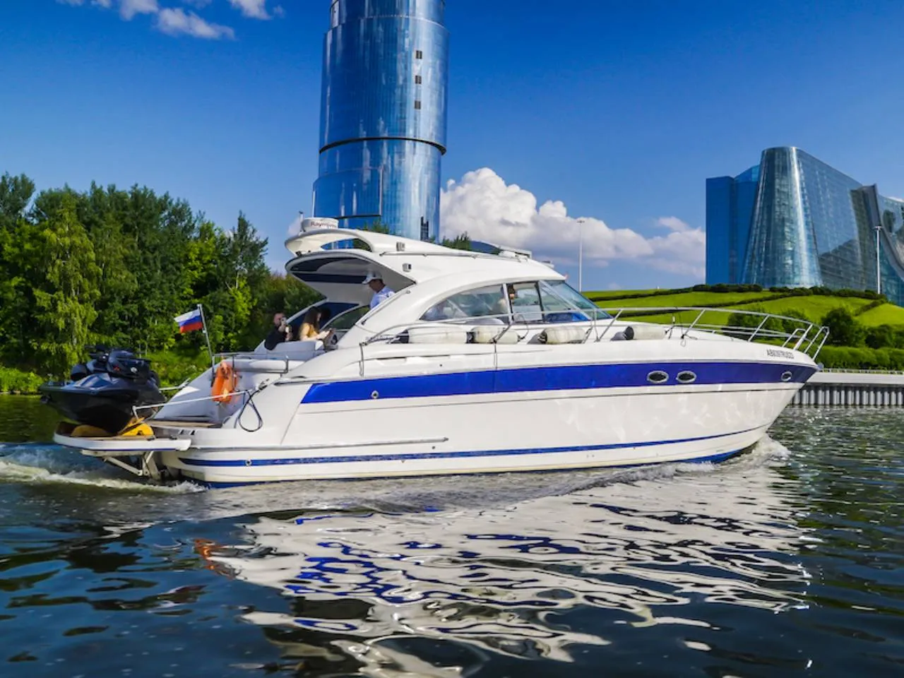 Moscow countryside private boat tour